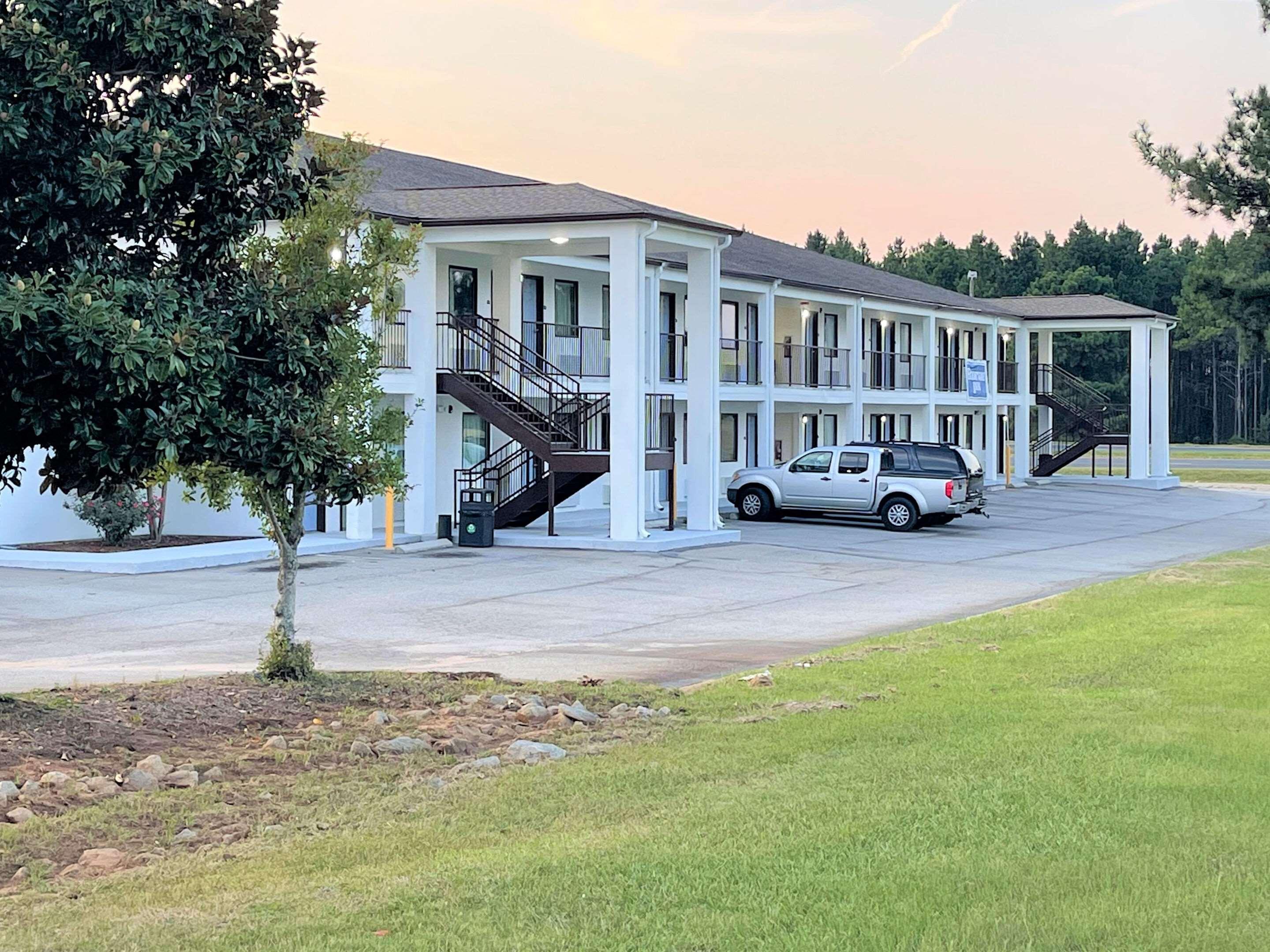 Days Inn Sandersville Extérieur photo